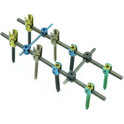 Le CE a marqué le système spinal de vis de Pedicle a placé les implants chirurgicaux orthopédiques