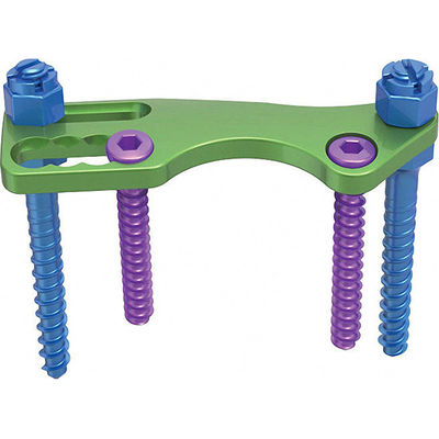 Le petit fragment a placé les instruments orthopédiques